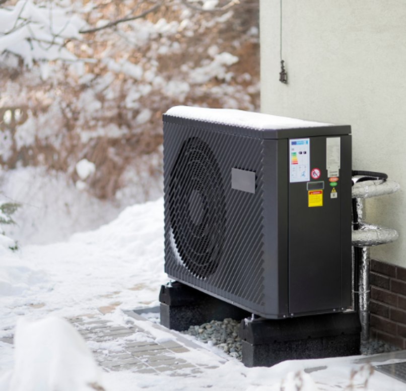 Pompe à chaleur extérieure en conditions hivernales